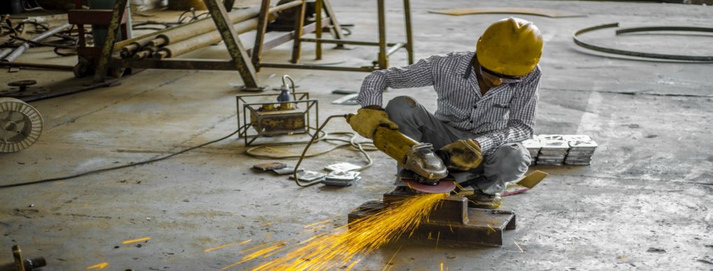 Quebra da produção industrial abranda em julho pelo terceiro mês Quebra da produção industrial abranda em julho pelo terceiro mês